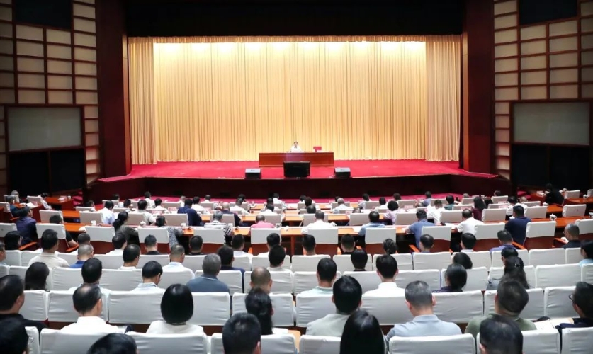 学习贯彻党的二十届三中全会精神省委宣讲团报告会在昆明举行
